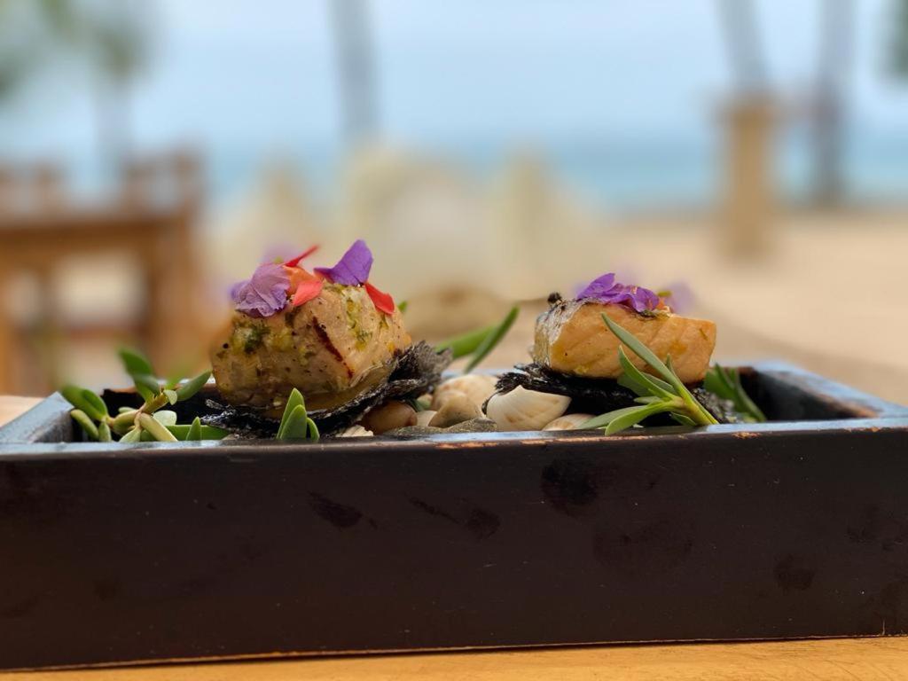 קוקו Cafe De Playa Beach Front Hotel מראה חיצוני תמונה